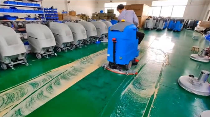 六盘水2023年还在用人工的物业保洁不妨试试洗地机吧